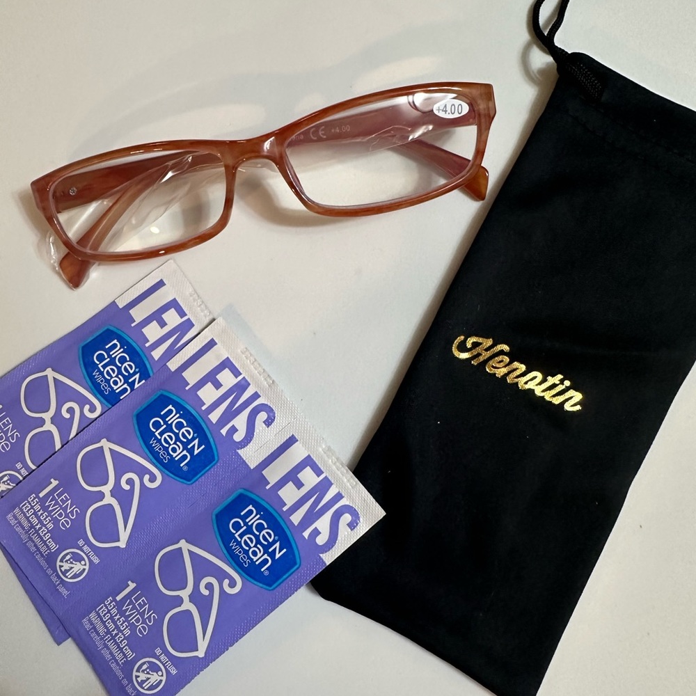 Women’s reading/eye glasses